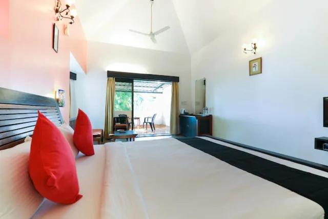 Nirvana Hermitage Anjuna Bagian luar foto